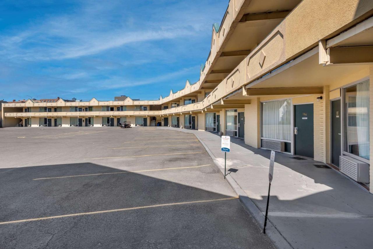 Econo Lodge Cortland Exterior photo